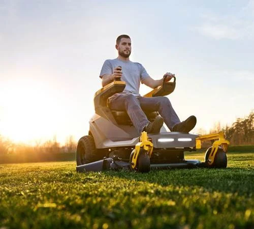 Stiga Gyro 900e Expert Series 9 Battery Axial β Zero Turn Mower - Image 6