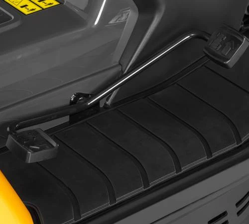 Stiga Estate 384 Essential Series 3 Petrol Garden Tractor - Image 3